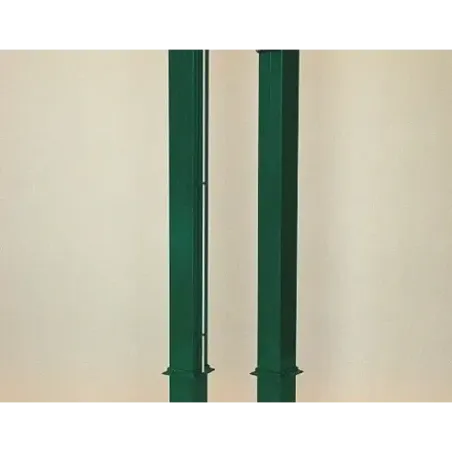 Pali per tennis a sezione quadra